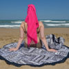 Strandtuch_Roundie_Maya_white_black_DE